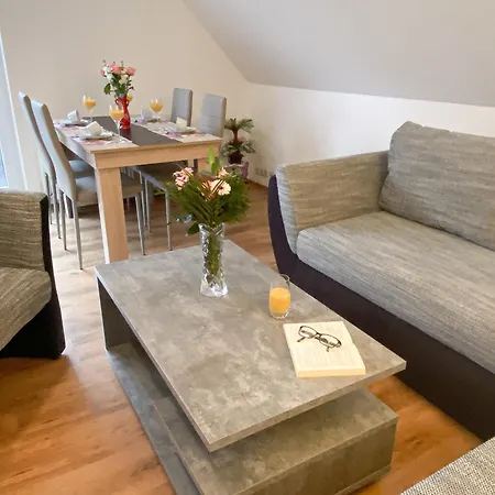 Kuehl - In Lage Mit Sonniger Dachterrasse Apartamento
